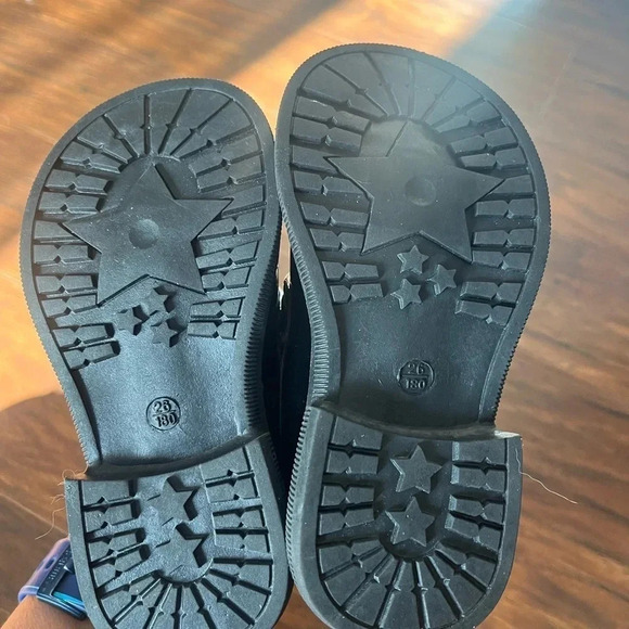 Black patent faux leather loafers with gold buckle- NWOT size 9 US-fashionable - Picture 6 of 8